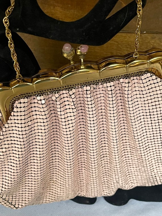 Unique vintage PALE PINK MESH purse by Whiting an… - image 3