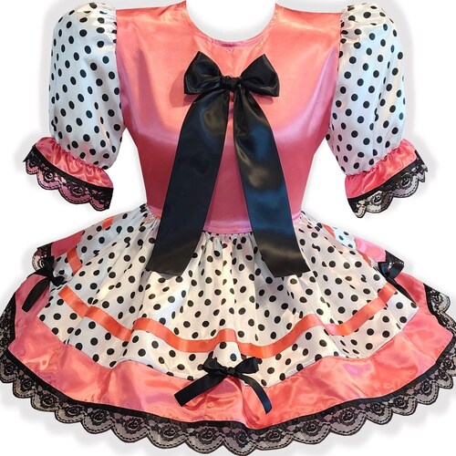 Sally Custom Fit Korallenrosa Polka Dots Schwarze Schleifen Sissy-Kleid für Erwachsene von Leanne's