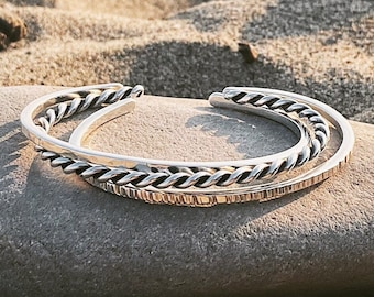 Conjunto de 3 pulseras apilables de plata de ley, joyería minimalista, brazalete de plata texturizada, pulsera de plata martillada