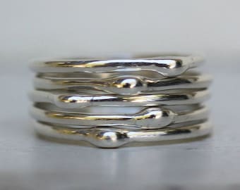 Anillos de lluvia de plata (5) juego de anillos apilables, plata esterlina, anillo inspirado en la naturaleza, anillos apilables de gotas de lluvia, anillos formados orgánicamente