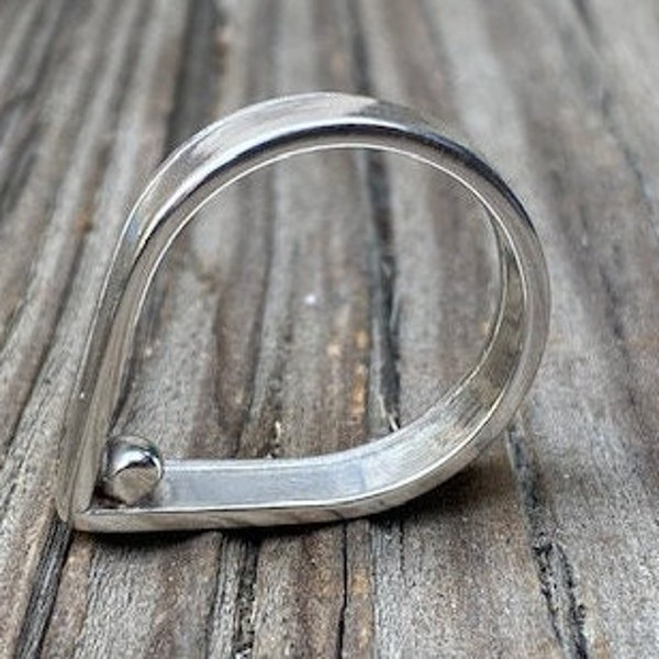 Silver raindrop ring, teardrop shaped, mountain peak ring, modern ring, nature inspired jewery, pointy peak ring, silver statement jewelry