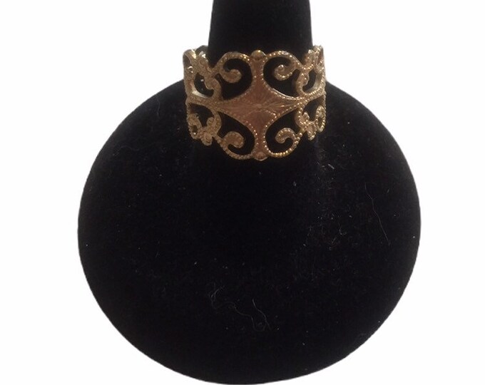 Sarah Coventry Queens Lace Ring 1977