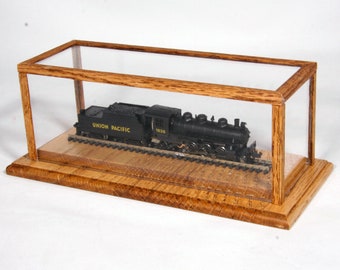 Desk Top 'N' Scale Display Case in Golden Oak by Oak Hill Crafts
