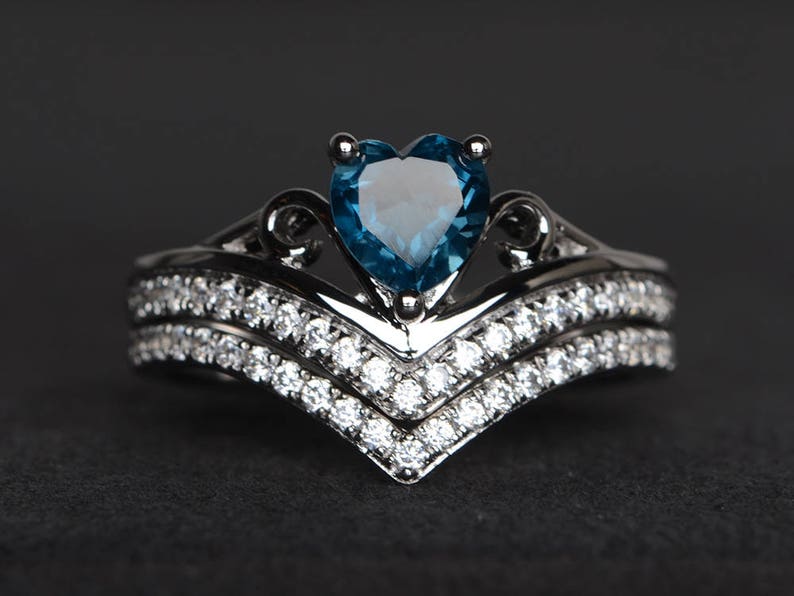 London blue topaz ring anniversary ring oval cut gems blue gemstone sterling silver ring November birthstone ring wedding bands