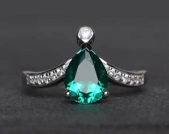 wedding ring emerald ring pear cut green gemstone sterling silver ring May birthstone