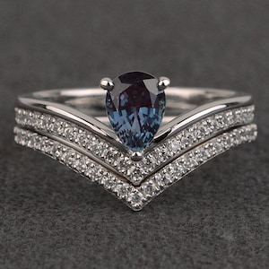 alexandrite rings color engagement ring set pear cut stacking ring set color change gemstone rings sterling silver double band rings