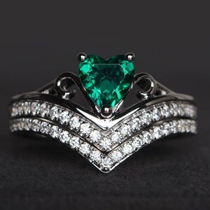 emerald ring emerald cocktail party ring oval cut gems green gemstone sterling silver ring May birthstone ring
