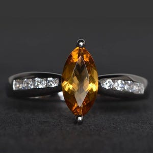 Anillo de citrino con corte marquesa y piedra preciosa amarilla en plata de ley, anillo con piedra natal de noviembre.