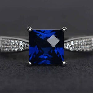 blue sapphire engagemetn ring white gold jewelry for women