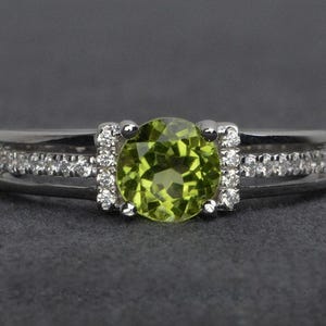 peridot ring green peridot rings engagement ring round cut silver anniversary rings