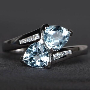 natural aquamarine ring wedding ring March birthstone trillion cut blue gemstone sterling silver ring