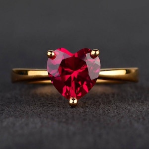 unieke vintage solitaire robijn trouwring hartgeslepen rode edelsteen juli geboortesteen sterling verzilverd geelgoud