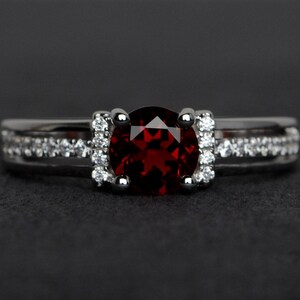red garnet ring natural garnet engagement ring wedding rings silver round cut garnet gemstone rings January birthstone ring