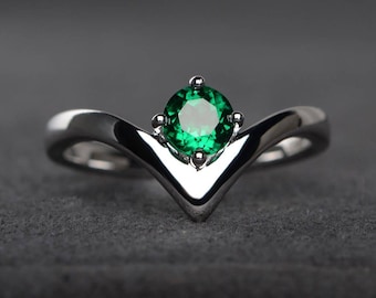 promise ring emerald ring round cut green gemstone sterling silver ring May birthstone