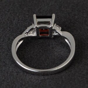 Anillo de compromiso con granate de corte princesa, anillo con piedra preciosa roja, anillo con piedra natal de enero, anillo de plata esterlina imagen 3