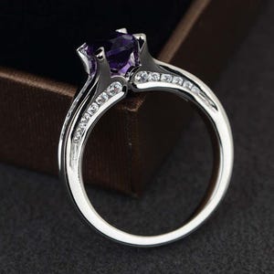 ovaal geslepen amethist ring paarse ring verlovingsring edelsteenring sterlingzilveren ring februari geboortesteenring verjaardagsring afbeelding 3