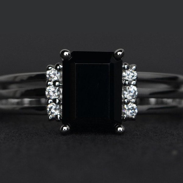 Anillo de espinela negra natural, anillo de plata con corte esmeralda negro, anillo con piedras preciosas negras, anillo de fiesta