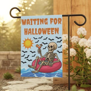 Summerween Garden Flag: Spooky Halloween Pumpkin Beach Decor