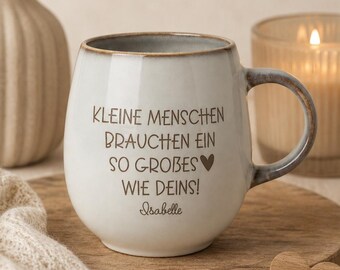 Personalisierte Tasse mit Wunschname | Kleine Menschen | Geschenk für Erzieherin, Lehrerin, Tagesmutter, Oma oder Herzensmensch