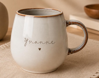 Personalisierte Tasse mit Namen / Spruch – Geschenk für Mama, Freundin, Kollegin – Gravierte Kaffeetasse 400ml