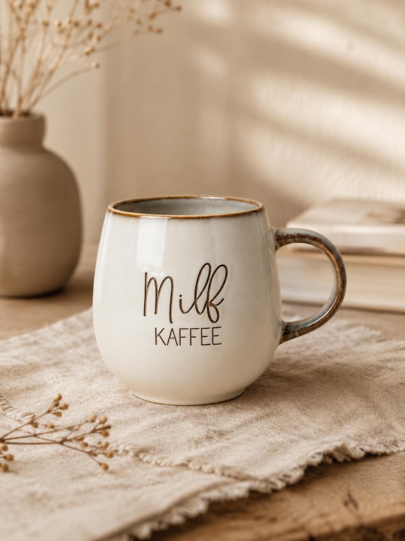 Personalisierte Tasse mit Wunschtext | Lustige Keramiktasse mit Lasergravur | Geschenk für Kaffeeliebhaber, Freundin, Geburtstag