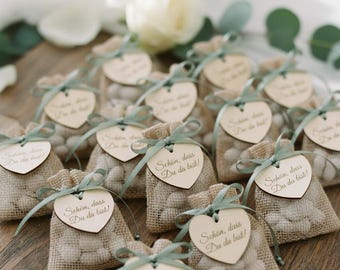 Personalisierte Holzanhänger | Herzform | Gastgeschenk | Hochzeit | Taufe | Kommunion