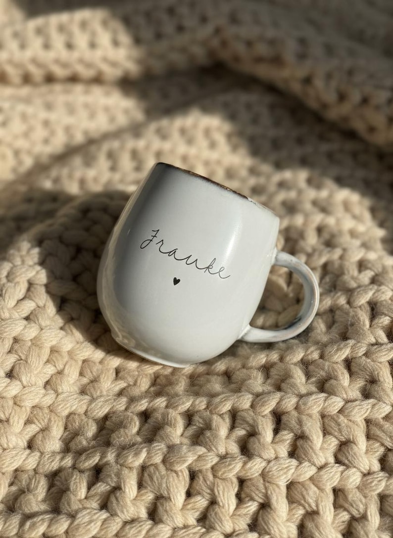 Personalisierte Tasse mit Namen / Spruch – Geschenk für Mama, Freundin, Kollegin – Gravierte Kaffeetasse 400ml image 12