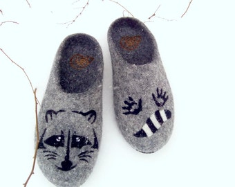 Pantofole comode da donna in feltro di procione, ballerine in lana grigie, scarpe vegetariane, zoccoli in feltro di procione con pittura di animali, regno della fauna selvatica, regalo per la mamma