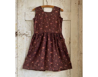 Vestido francés antiguo para niña (8 años), delantal, bata, vestido recto, tela de algodón estampada, c. 1930