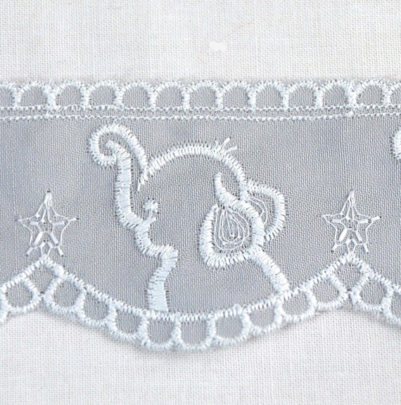 32mm Bright Coloured Ribbon Cross stitch Pattern Woven Embroidered Lace 2 Metres
