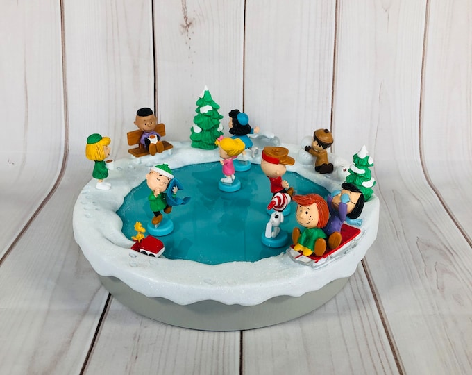 Hallmark Peanuts Gang Ice Skating Musical Tabletop Figurine Etsy