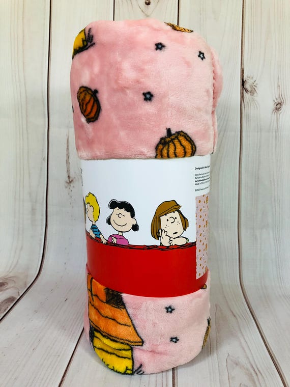 Peanuts Snoopy Halloween Pink Plush Throw Blanket Doghouse Etsy Canada
