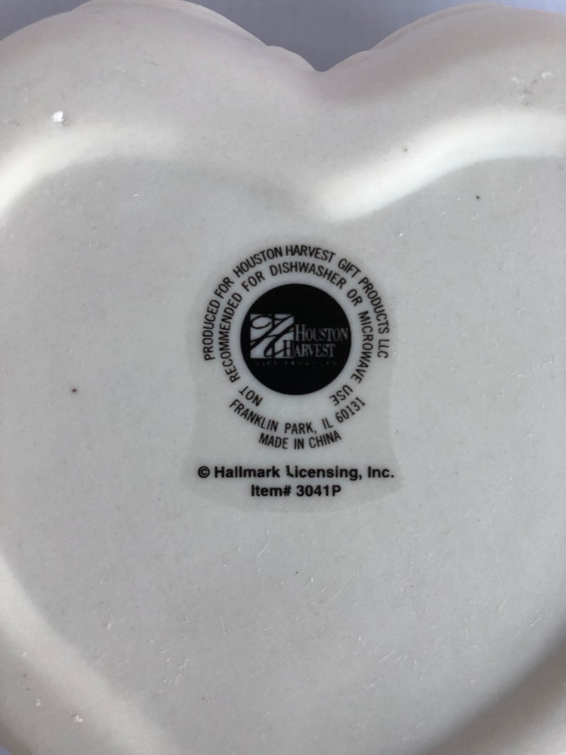 Hallmark Heart Shaped Three Angels Praying porcelain jewelry box vintage 1980s