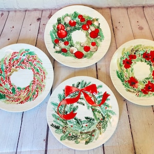 Pier 1 Christmas Farmhouse Wreath Salad Dessert Plates Set of 4