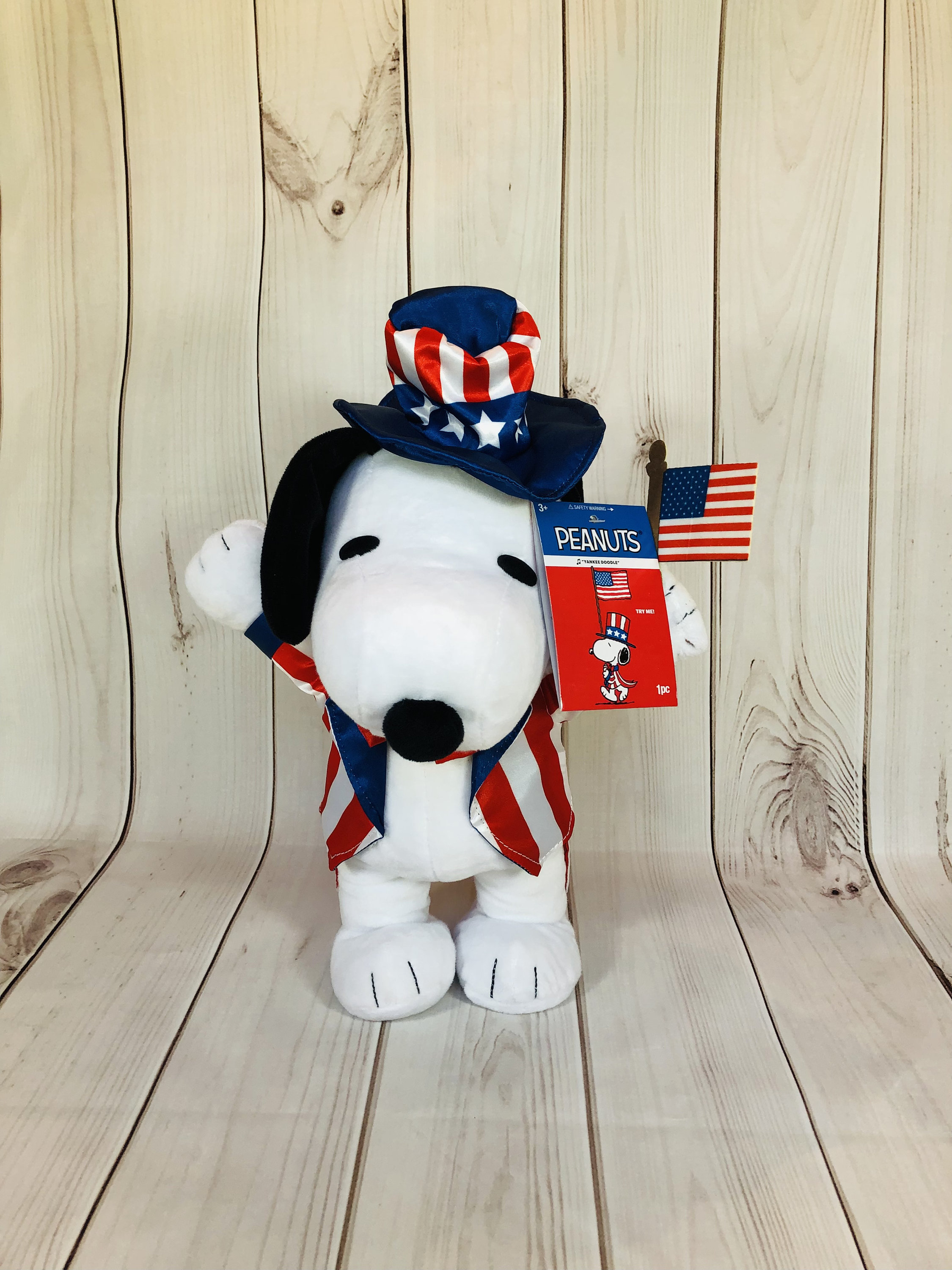 Snoopy Side Stepper Patriotic Motion Sound Yankee Doodle 4th 