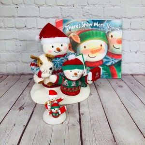 Jingle Pals Cozy Selfie Christmas Snowman With ORNAMENT & BOOK