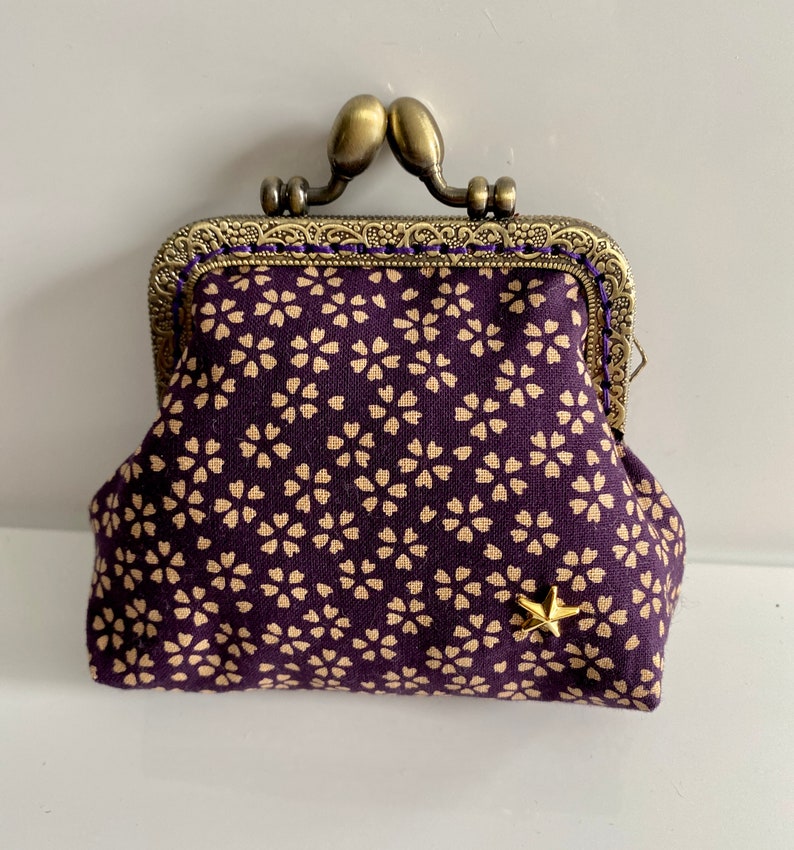 Henriette purse Small Flowers, metal clasp Taille M Violet