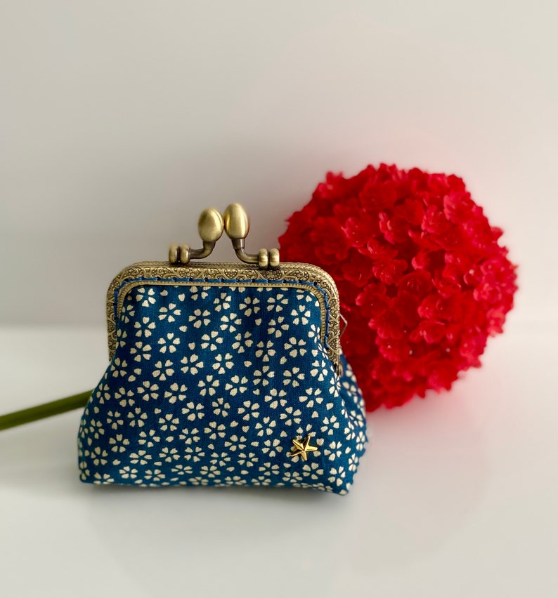 Henriette purse Small Flowers, metal clasp Taille M Bleu foncé