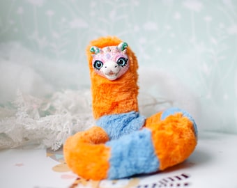 Worm Art Doll: creatura fantasy fatta a mano, giocattolo da collezione snodabile