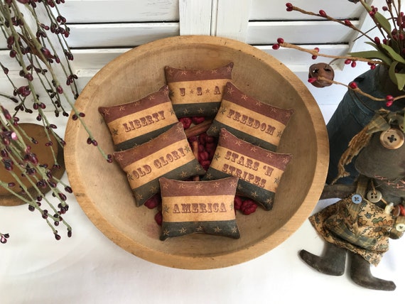 Primitive Pillow Tucks, Patriotic Pillow Tucks, Patriotic Bowl Fillers, Cupboard Tuck, Americana Home Decor, Primitive Americana, July 4th
