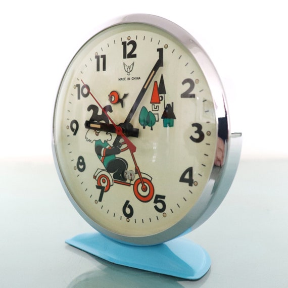 FIVE RAMS Mantel Alarm Clock Vintage ANIMATED Fish Motion Clock