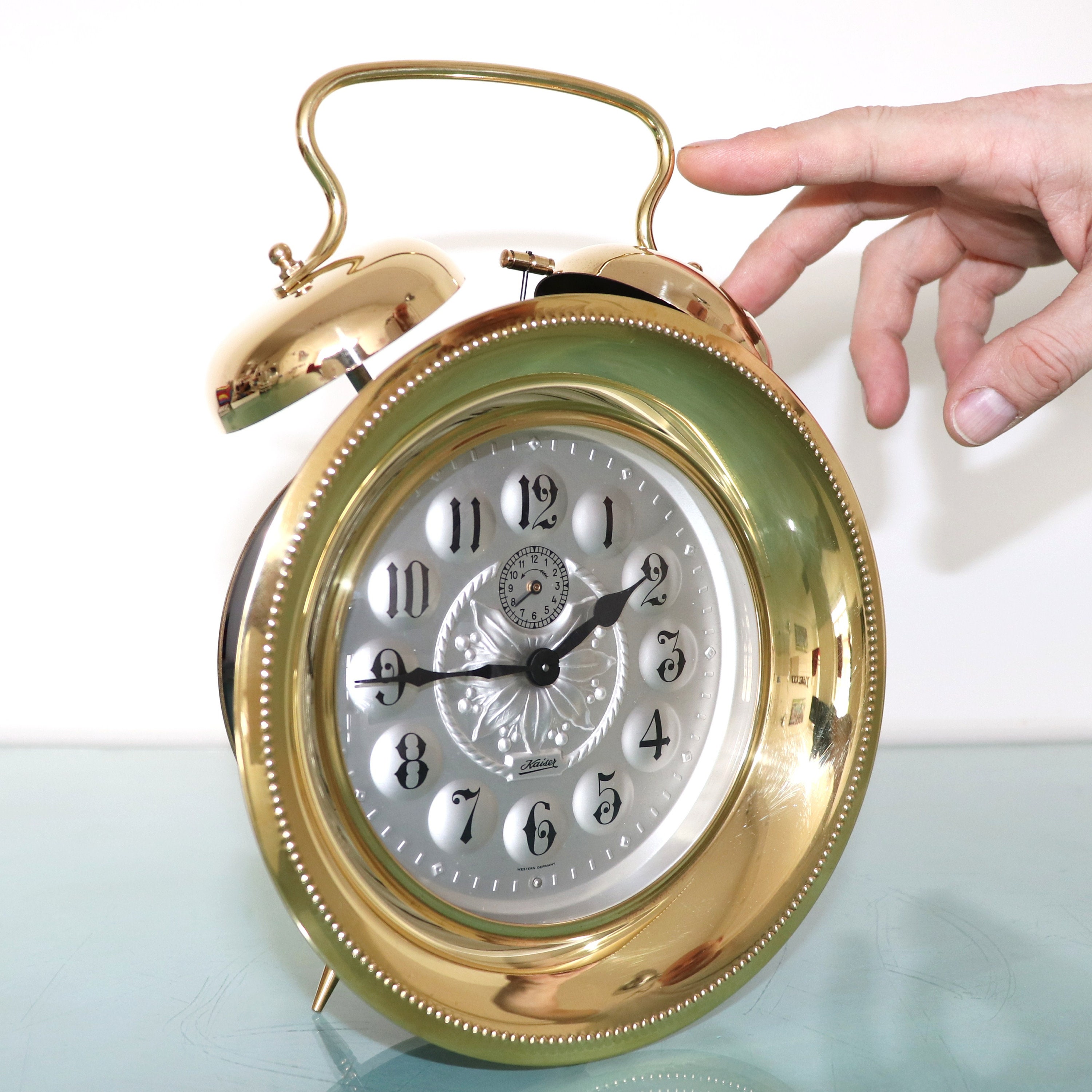 Sveglia Analogica Silenziosa TFA Dostmann 60.1013 - Display Retroilluminato Argento - Foto 4