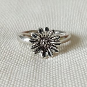 925 Sterling Silver Daisy Ring, Boho Floral Nature Inspired Jewellery, Gift for Women