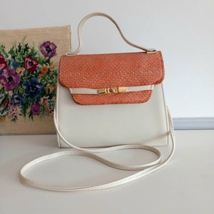 Aquarelle vintage crème simili cuir corail en peau de serpent fermoir rabat sur le devant bandoulière messager longue bandoulière cartable sac à main fabriqué au Royaume-Uni