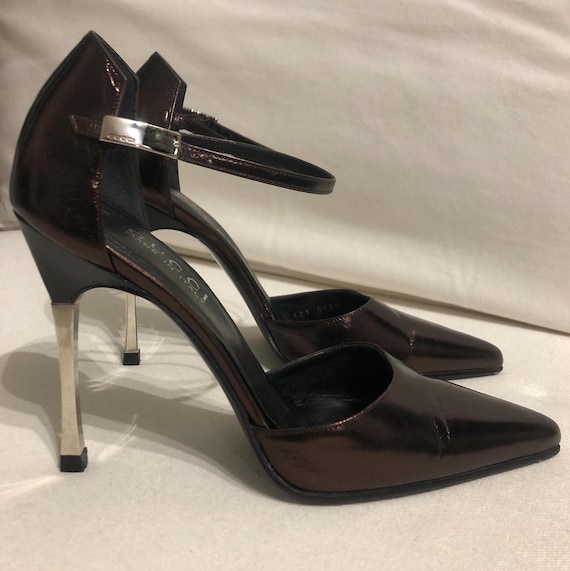 GUCCI by Tom Ford 1997 Iconic Leather Pumps With Silver Metallic