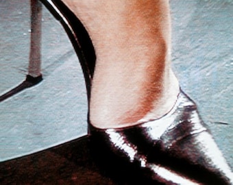GUCCI by Tom Ford 1997 Iconic Leather Pumps with Silver Metallic Heels Size 37 #gucci #tomford #pumps #mariahcarey