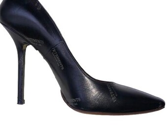 VETEMENTS Black Genuine Logoed Leather Pumps with "Snatched" Effect on Shoe Sole size 39 EU #VETEMENTS #pumps #heels #gvasalia #avantgarde