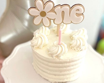Daisy Cake Topper Flower Custom Name | Rattan, Acrylic, Personalized Name, Retro Groovy Boho Daisy, Daisy Birthday Party Decor
