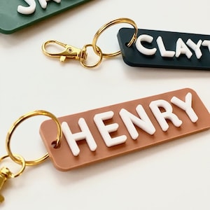 Porte-clés acrylique avec nom personnalisé, étiquette de sac, retour à l'école, étiquette de sac à dos, étiquette de boîte à lunch, sac à langer, étiquette de nom d'école, étiquette de bagage, enfants