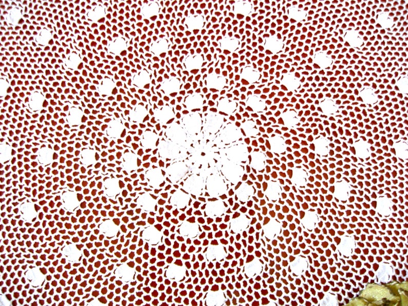 Antique Turkish crochet table cloth White wedding table decor Vintage home decor Round tablecloth Lace oya table runner Kitchen living room